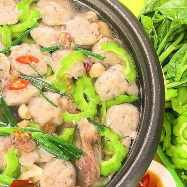 Lẩu thác lác khổ qua